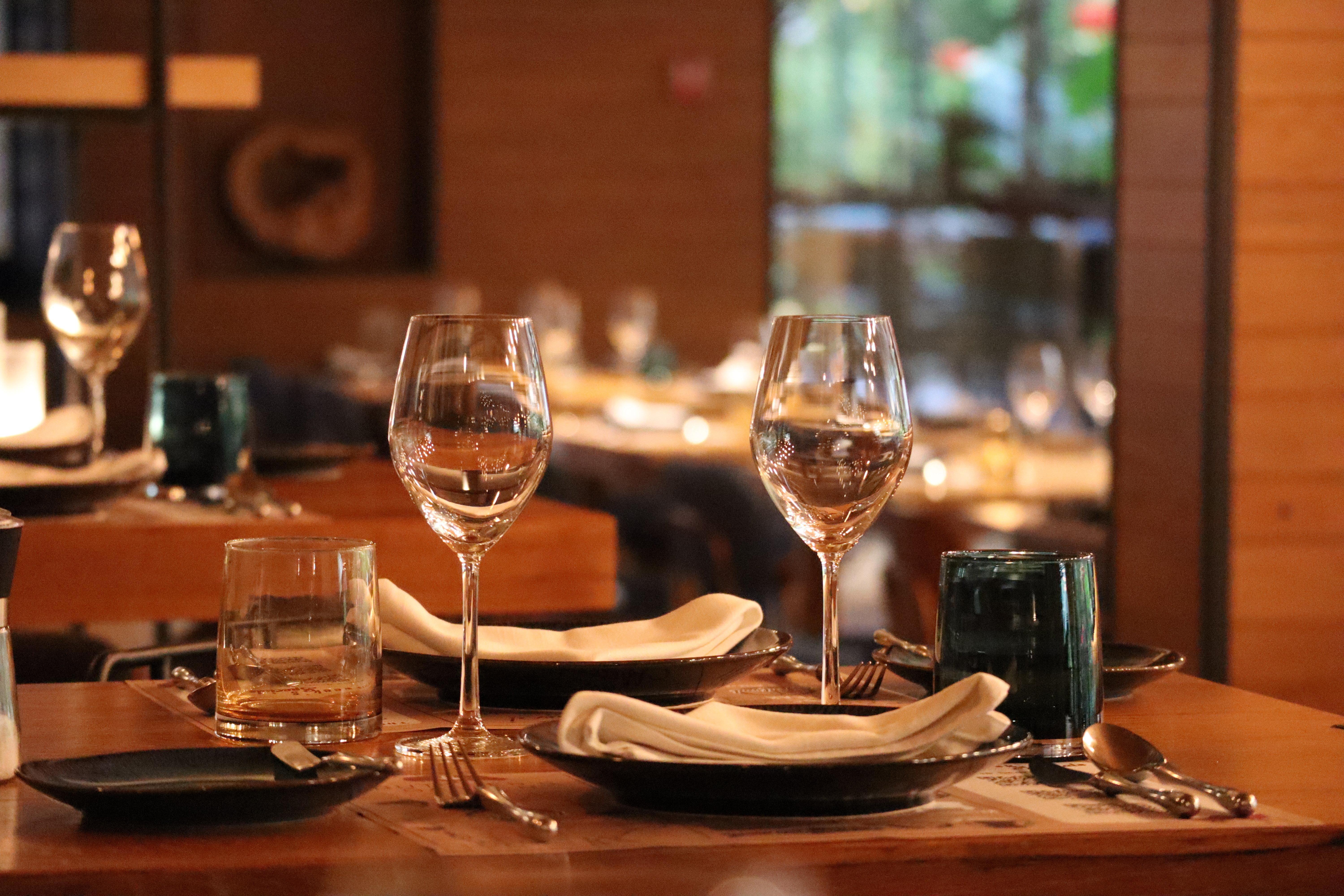 Hotel Indigo Phuket Patong By Ihg Exteriér fotografie A restaurant table set for service