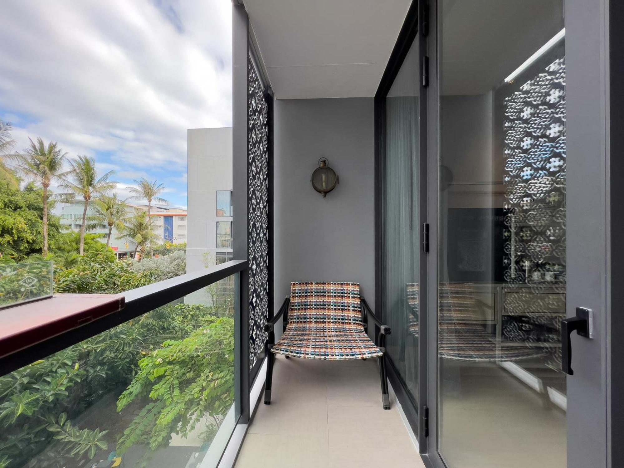 Hotel Indigo Phuket Patong By Ihg Exteriér fotografie A balcony