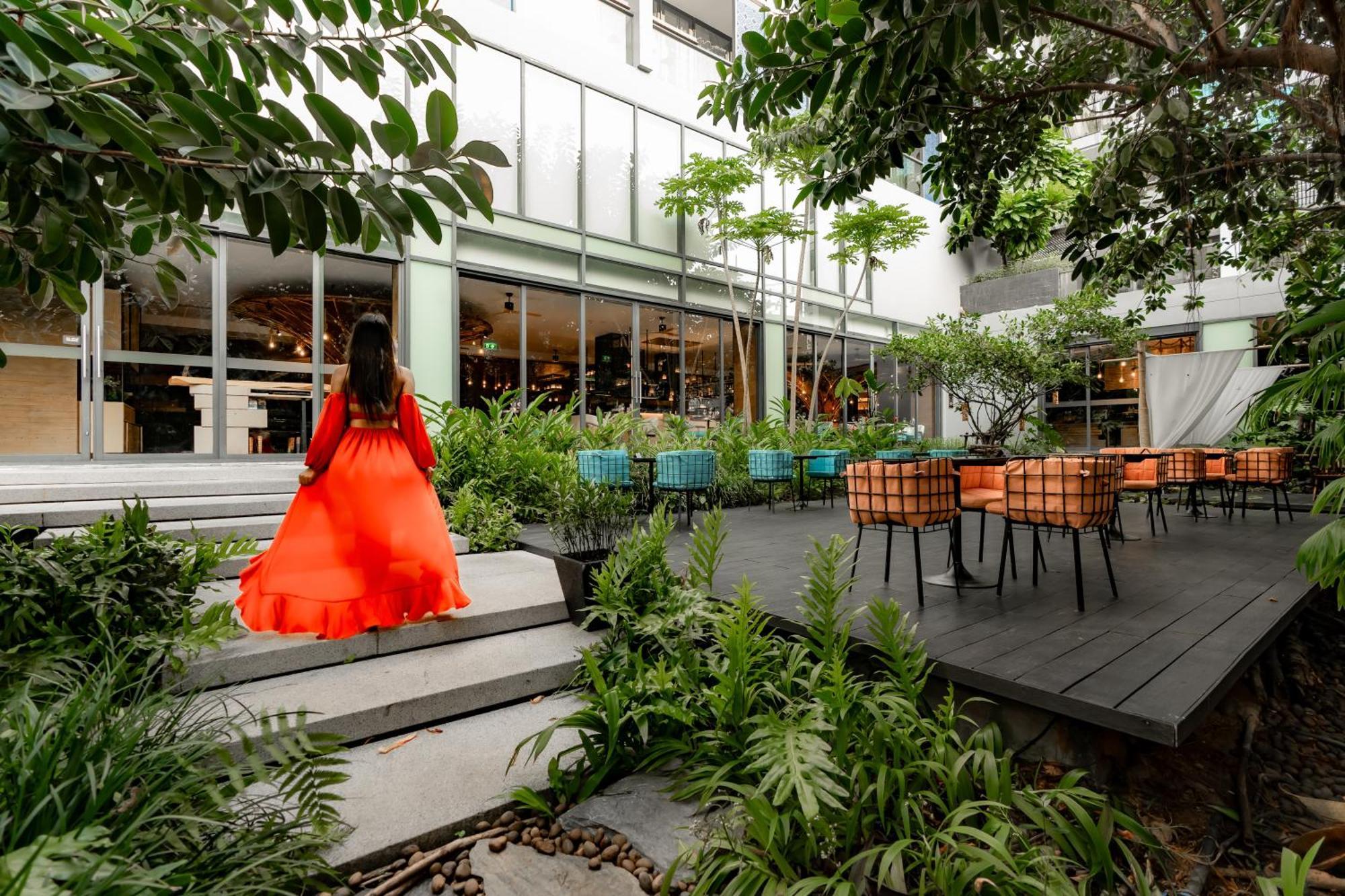 Hotel Indigo Phuket Patong By Ihg Exteriér fotografie The courtyard at the hotel